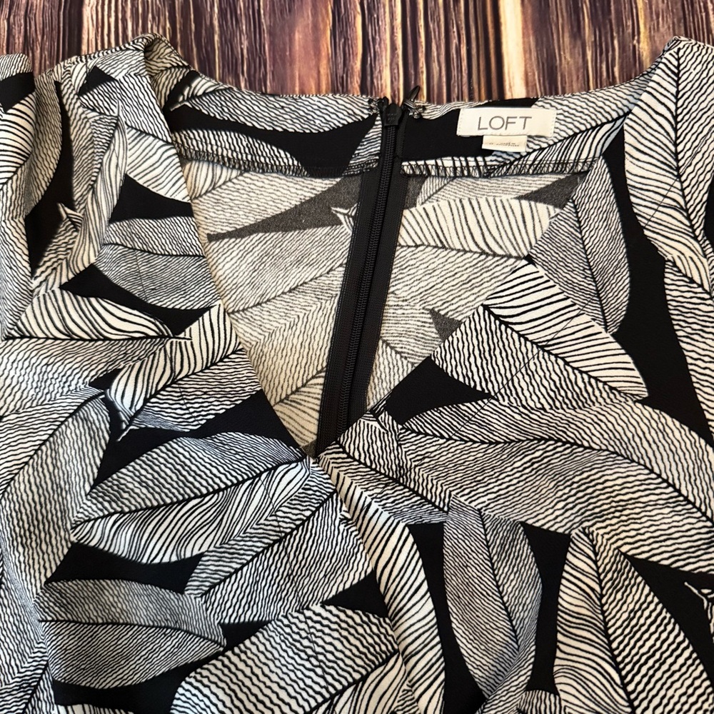 Loft Leaf Patterned Romper - Picture 4 of 5